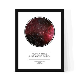MOM A TITLE personnalisé juste au-dessus de la carte des étoiles pour la fête de la Reine des Mères, impression ciel nocturne, impression cadeau maman/mère/grand-mère, cadeau maman.