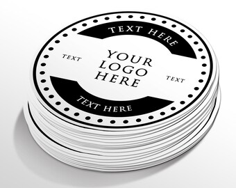 Könnte beinhalten: Ein Stapel runder weißer Untersetzer mit einem schwarzen Kreisdesign. Der Kreis hat den Text "TEXT HERE" oben, "YOUR LOGO HERE" in der Mitte und "TEXT HERE" unten.