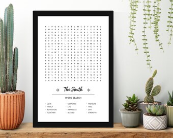 Könnte beinhalten: Ein schwarzer gerahmtes Wortsuchrätsel mit dem Titel "The Smith" und einer Liste von Wörtern, die es zu finden gilt, darunter Liebe, Familie, Abenteuer, zusammen, Erinnerungen, Leben, Glück, gesegnet, Schatz, Zeit, Geschenk und Stärke.