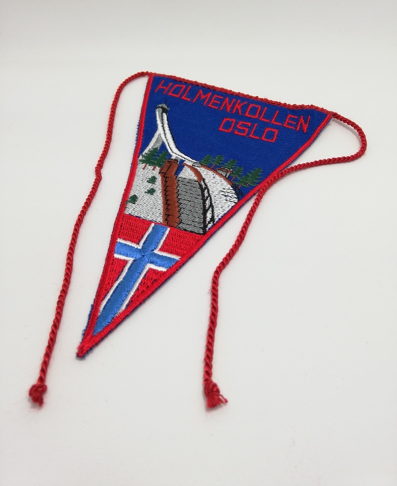 Motif Holmenkollen Oslo Norway Germany Pennant EMBROIDERED Vintage 1970s Made In GDR