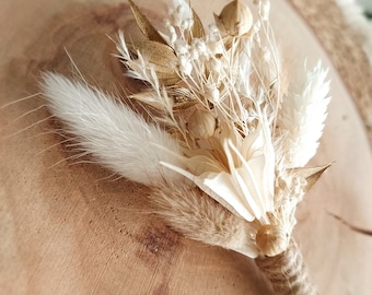 Boutonnière en fleurs séchées