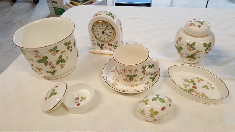 REDUCED Made in England Vintage WEDGEWOOD COLLECTION Authentic Wedgewood Marked All Pieces. Wild Strawberry Bone China 7 Pieces
