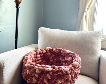 Hand Knit Chunky Cat Bed