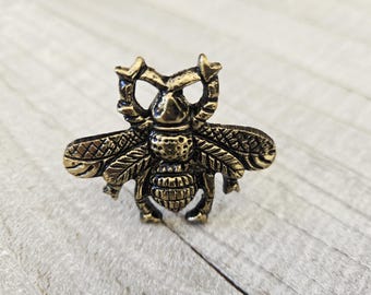 Bumble Bee Drawer Knob, Antique Brass Finish, Farmhouse Decor