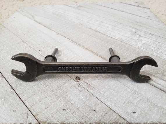 Wrench Drawer Pulls, Retro Silver Drawer Pulls, Man Cave Tool Handles, Garage Cabinet Drawer Pulls, Modern Kitchen Cabinet Handles, 2 7/8"