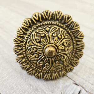 Gold Flower Drawer Knob, Vintage Inspired Knobs, Antique Brass, Farmhouse Handles, Dresser Drawer Pulls, Desk Cabinet