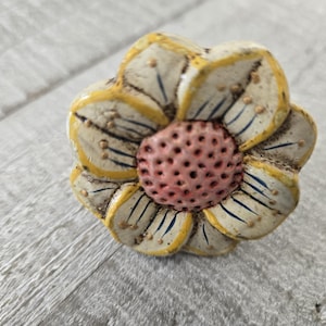 Sunflower Drawer Knob, Vintage Inspired Knobs, Yellow Painted Farmhouse Handles, Dresser Drawer Pulls, Desk Cabinet