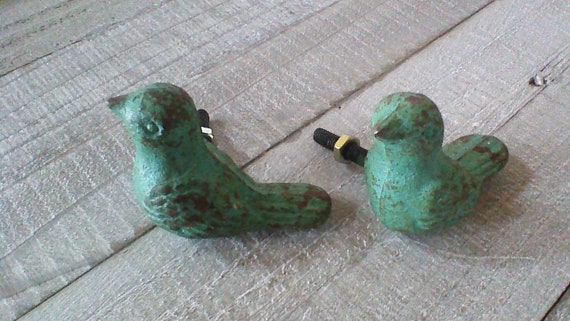 Set Of 2 Cast Iron Bird Knobs Rustic Green Drawer Knobs Etsy