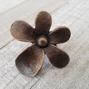 Flower Drawer Knob, Vintage Bronze Inspired Knobs, Antique Brass, Farmhouse Handles, Dresser Drawer Pulls, Desk Cabinet