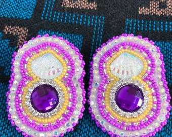 Handmade beaded earrings. Pow wow beaded earrings