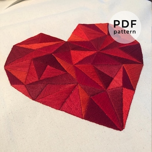 ハートの幾何学模様の刺繍