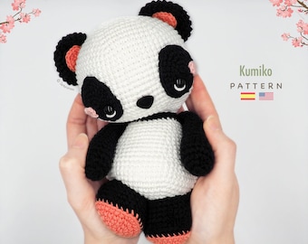 Patrón de crochet / Amigurumi Panda Kumiko • Tarturumies Tutorial en archivo PDF (ES - EN)