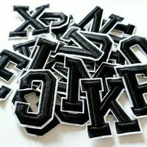 Parches de letras 3D en blanco y negro para planchar o coser en la ropa con bordado del alfabeto