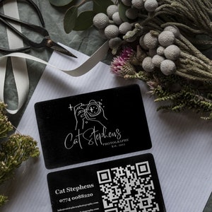 Gepersonaliseerde gegraveerd visitekaartje roestvrij staal, geborsteld metaal, hoge kwaliteit, dikke metalen kaart, QR-code, aangepast, statement