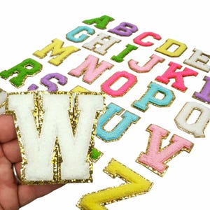 6,5 cm Chenille Patch Letras Patches Ferro em / Costurar Alfabeto Bordado Acabamento Dourado