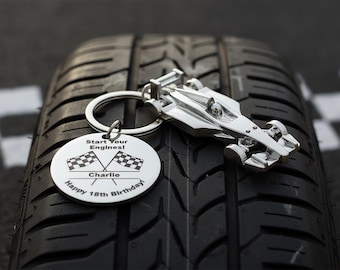 Llavero de coche de carreras personalizado: regalo de automovilismo con grabado personalizado, ideal para los amantes de los coches, cumpleaños y regalos personalizados.
