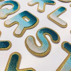 Parches con letras en azul degradado dorado Chenille de 6 cm para planchar o coser, parches para apliques de 6 cm