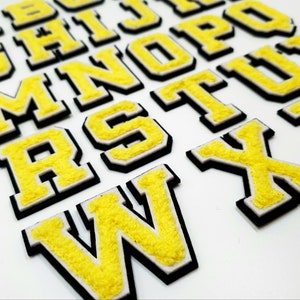 Parche de letras de chenilla 3D de calidad, color amarillo, 7,5 cm, tamaño grande, parches de toalla para planchar, coser en ropa bordada con alfabeto