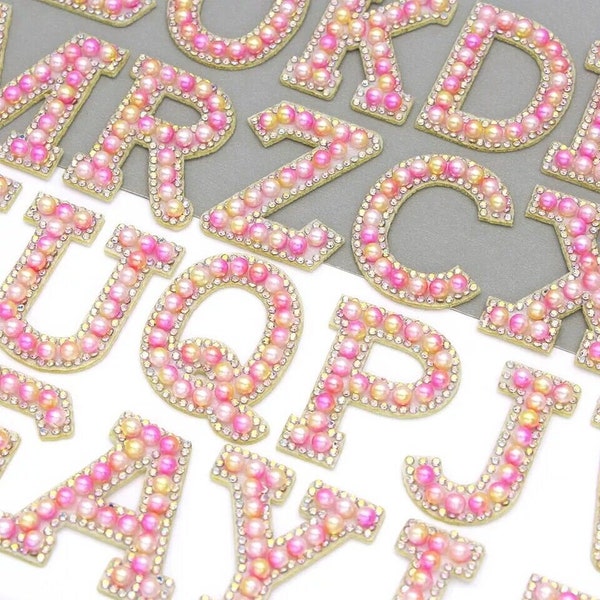 Toppe con lettere da 4,6 cm con strass scintillanti di perle rosa AB da cucire/stirare sui vestiti con ricamo dell'alfabeto