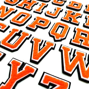 Parches de letras y números de chenilla 3D de gran tamaño, de color naranja, de 5 cm/7,5 cm, de gran calidad, para planchar sobre toallas, coser sobre ropa con el alfabeto bordado