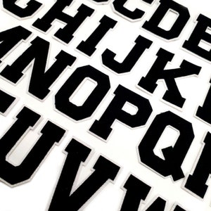 Parche de letras de chenilla de color negro de 8 cm, tamaño grande, para planchar sobre toallas, para coser o bordar en ropa