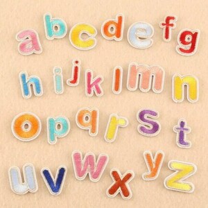 Parches de letras multicolores para planchar o coser en la ropa con bordados del alfabeto
