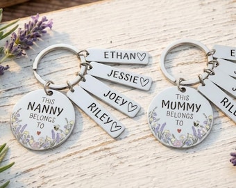 Personalisierte Blumen Familie Schlüsselring Geburtstagsgeschenk: Kindermädchen, Mama gehört zu graviertem Edelstahl Andenken, Nanna, Tante, Mama geliebt von
