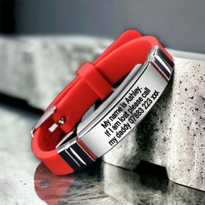 Bracelet enfant personnalisé gravé «Alerte perdue/manquante» S en acier