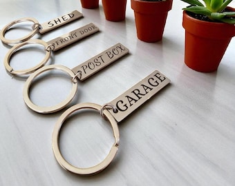 Llavero de acero inoxidable grabado personalizado: regalo para propietarios de viviendas, garajes, patios, puertas, cobertizos, etiquetas con nombre personalizadas para inauguración de la casa.