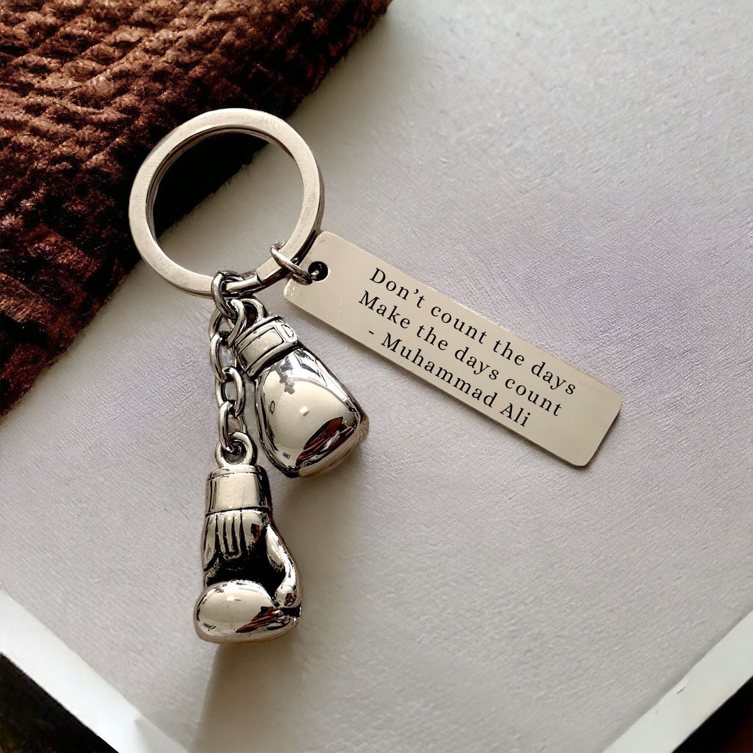 Boxing Glove Keyring, Ideal Gift for Boxing Fans & Sports Lovers ...