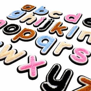 Crema 5 cm Calidad 3D Chenille Letras MINÚSCULAS Parche Tamaño Grande Planchado Sobre Toalla Parches Coser Sobre Ropa Bordado Alfabeto