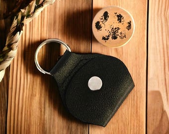 Paw Print Pocket Hug, Personalised Keyring, Keepsake for Pet Lovers, Engraved Gift, Novelty Pet Dog Cat Key Ring