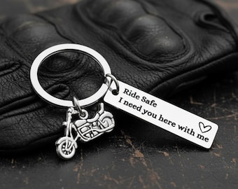 Llavero de moto – Conduce con seguridad, te necesito aquí conmigo – Regalo para moteros, llavero de moto, regalo personalizado, conducción segura, regalo para el Día del Padre
