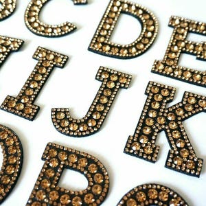 Patchs à lettres scintillants en bronze strass, fer à repasser/coudre sur des vêtements de broderie alphabet