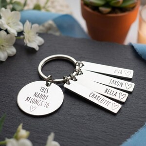 Llavero familiar personalizado, regalo de cumpleaños para mamá, mamá, abuela, mamá pertenece a, etiquetas personalizadas grabadas para papá, abuela, abuelo, amado por imagen 18