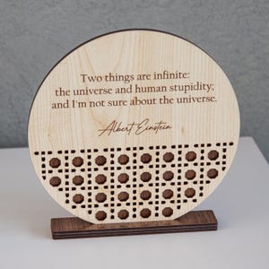 Benutzerdefiniertes Zitatschild mit Ständer, benutzerdefiniertes Bibel-Vers-Zeichen, Zitatschild für Schreibtisch, Motivationszitate, Achtsamkeitsgeschenk, personalisiertes Schreibtischschild