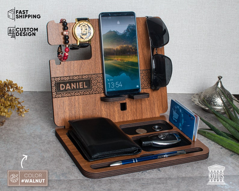 Docking Station, Custom Mens Gift, Gift for Husband, Gift for Dad, New Job Gift, Personalized gifts for Him, Custom Groomsmen Gift,Dad Gifts 