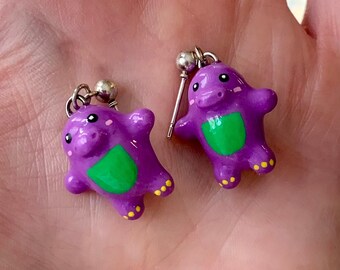 Nostalgic Barney polymer clay dangle earrings, retro nostalgia jewelry, unique 90s 2000s Y2K purple accessories