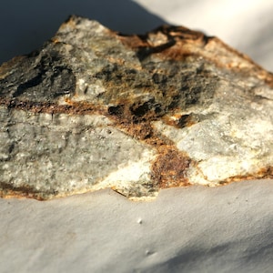 Yuba County California Raw Gold Ore Specimen – 63.62g Natural Free Gold in Iron Matrix Quartz – Collector&#39;s Grade - 4&quot; x 1.75&quot; x 0.5&quot;