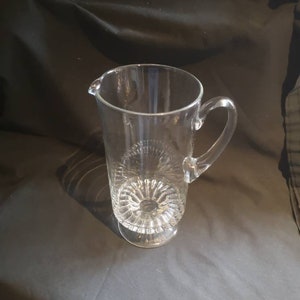 Vintage mould blown pedastel based Glass Pitcher. Vintage quality hand crafted Lemonade / Cocktail / Juice Pitcher Jug. Vintage Glassware.