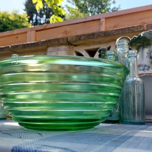 Art Deco Green glass mixing,serving bowl dish. Vintage bakeware kitchenware.