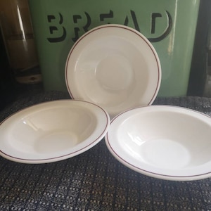 Set van 3 Vintage Arcopal French Milk Glass dessert / soep gerechten