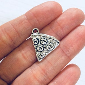 1 Silver Pizza Slice Charm / Fast Food / Pepperoni Pizza / Pizza Pie / Italian / Cheat Meal / Pendant / Jewelry / Metal / Antique Silver