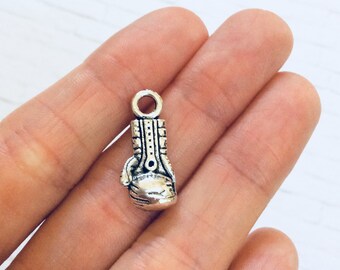 1 Silver Boxing Glove Charm / Kickboxing / Personal Trainer  / Fitness / Charm / Pendant / Jewelry / Metal / Antique Silver