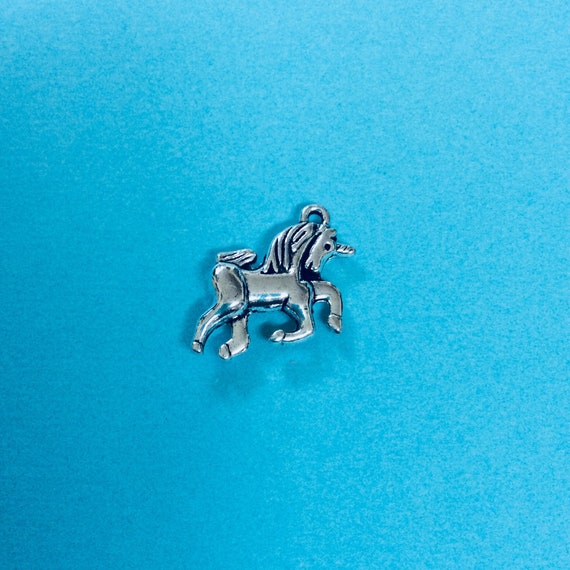 Graceangie 4Pcs Vintage Style Unicorn Horse Pendant Charms - Silver Alloy, 40x50mm