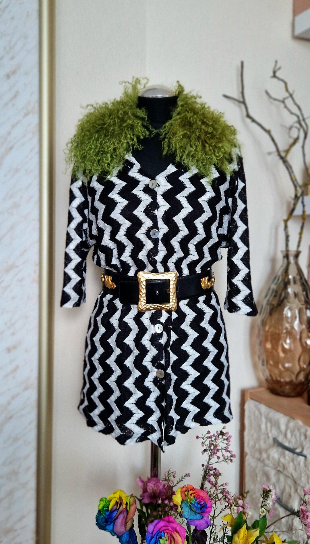 Grades-White with zig zag maroon pattern