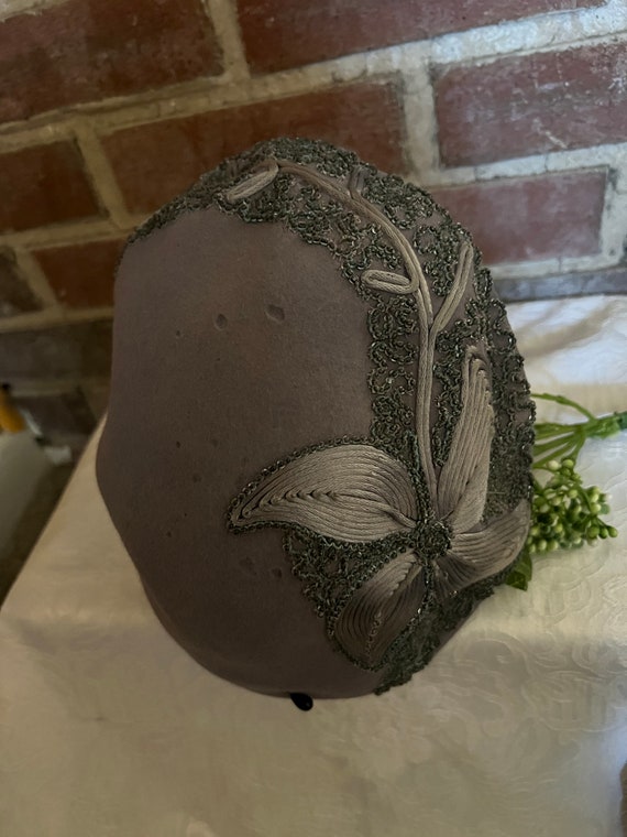 Vintage Gray Grey Wool Ribboned and Beaded Ladies Hat With  display picture 3