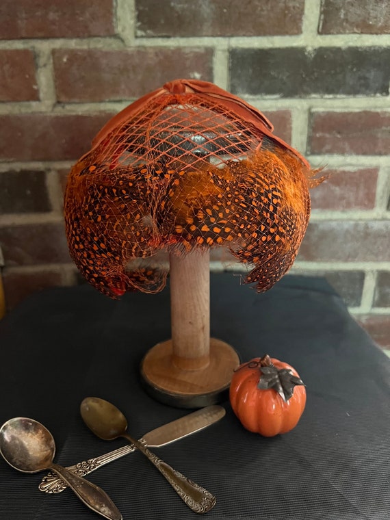 Vintage Orange Hat with Veil Lot of 2 Vintage 1950s Ladies Straw Pillbox Hats Orange  main image 2