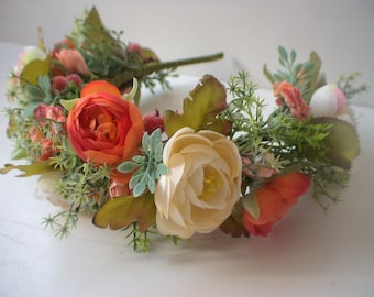 Corona de flores rojas: gran corona bohemia para boda