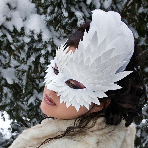 White Pearls Asymmetric Feather Mask, Layered Masquerade Mask, Masquerade Ball costume